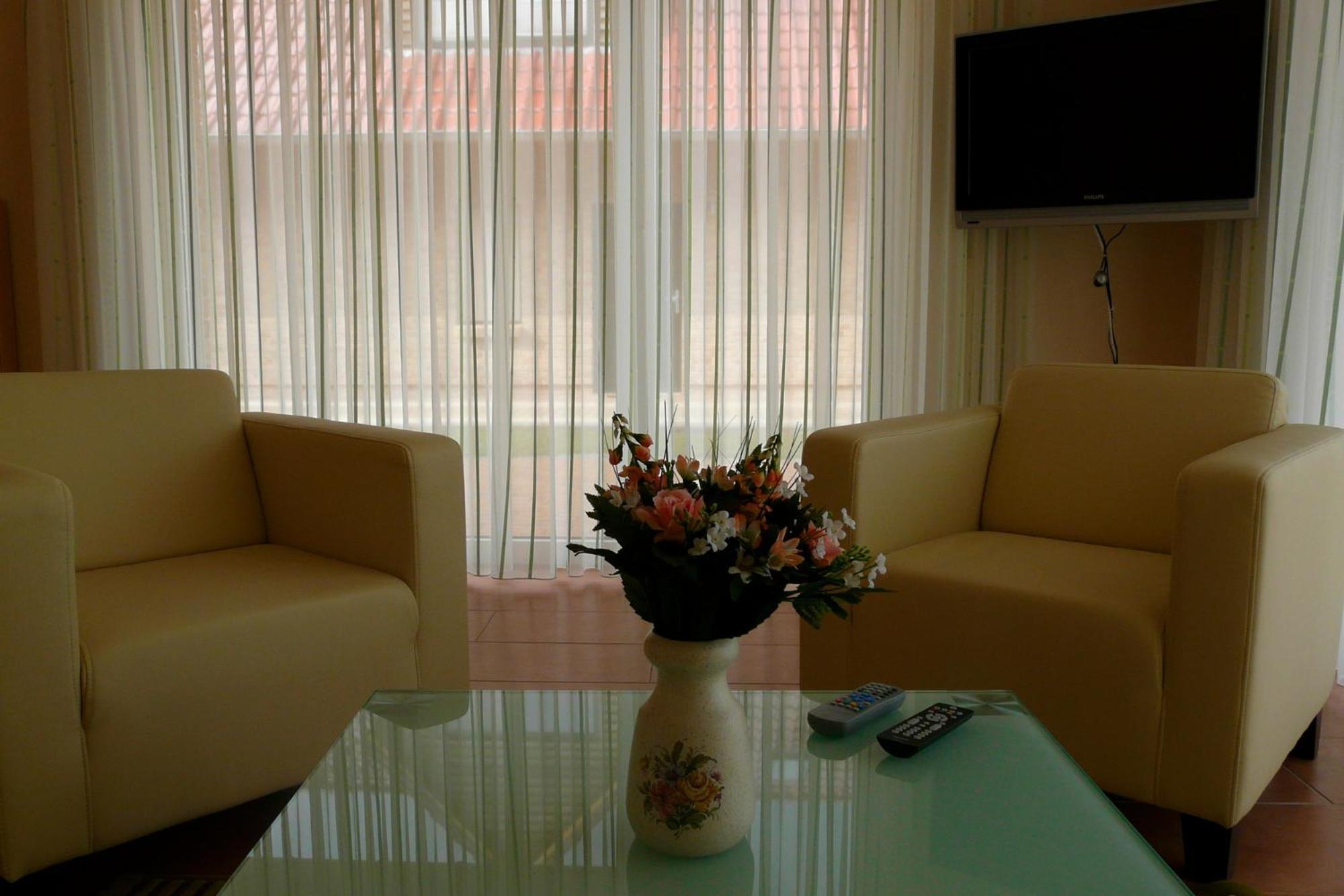 Ferienhaus Direkt An See & Strand 高恩莱宾 外观 照片